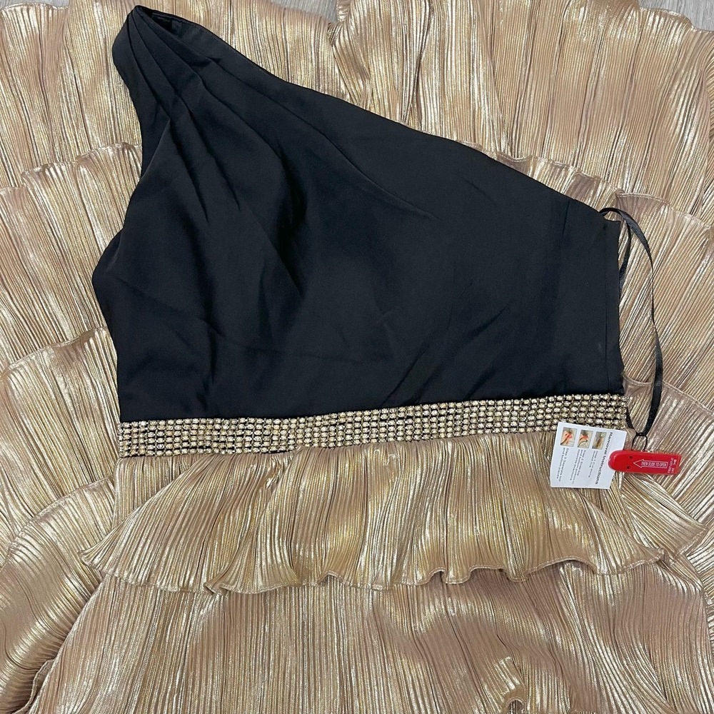 Mac Duggal Black and Gold One Shoulder Dress - Picture 4 of 5